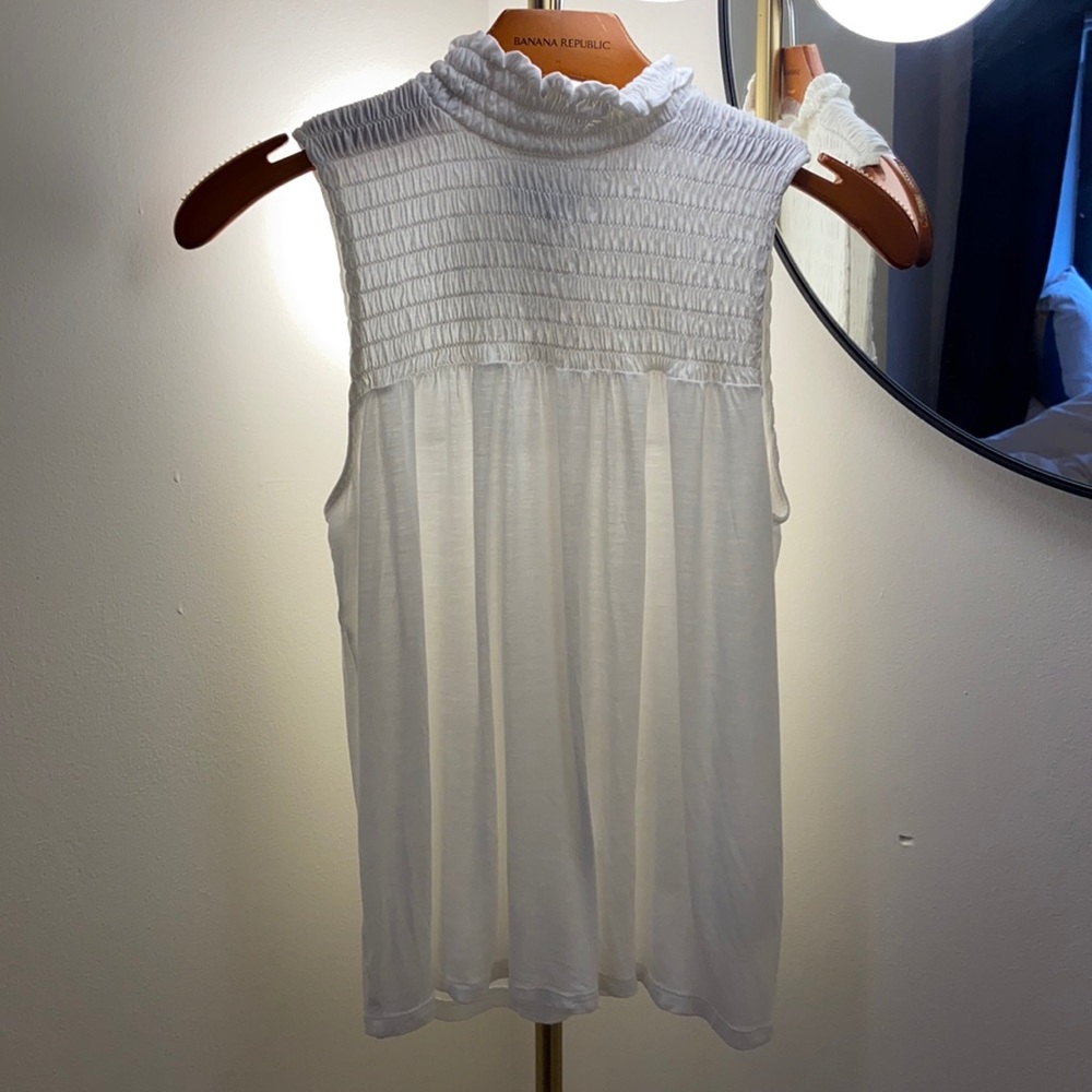 Banana republic white scrunched tank
